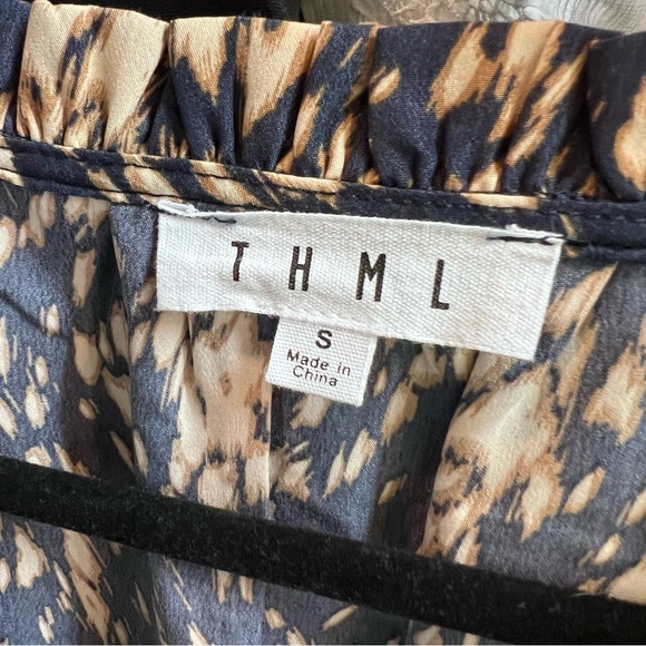 THML Navy and Tan Shirred Waist Puff Sleeve Midi Dress, S - Picture 12 of 13